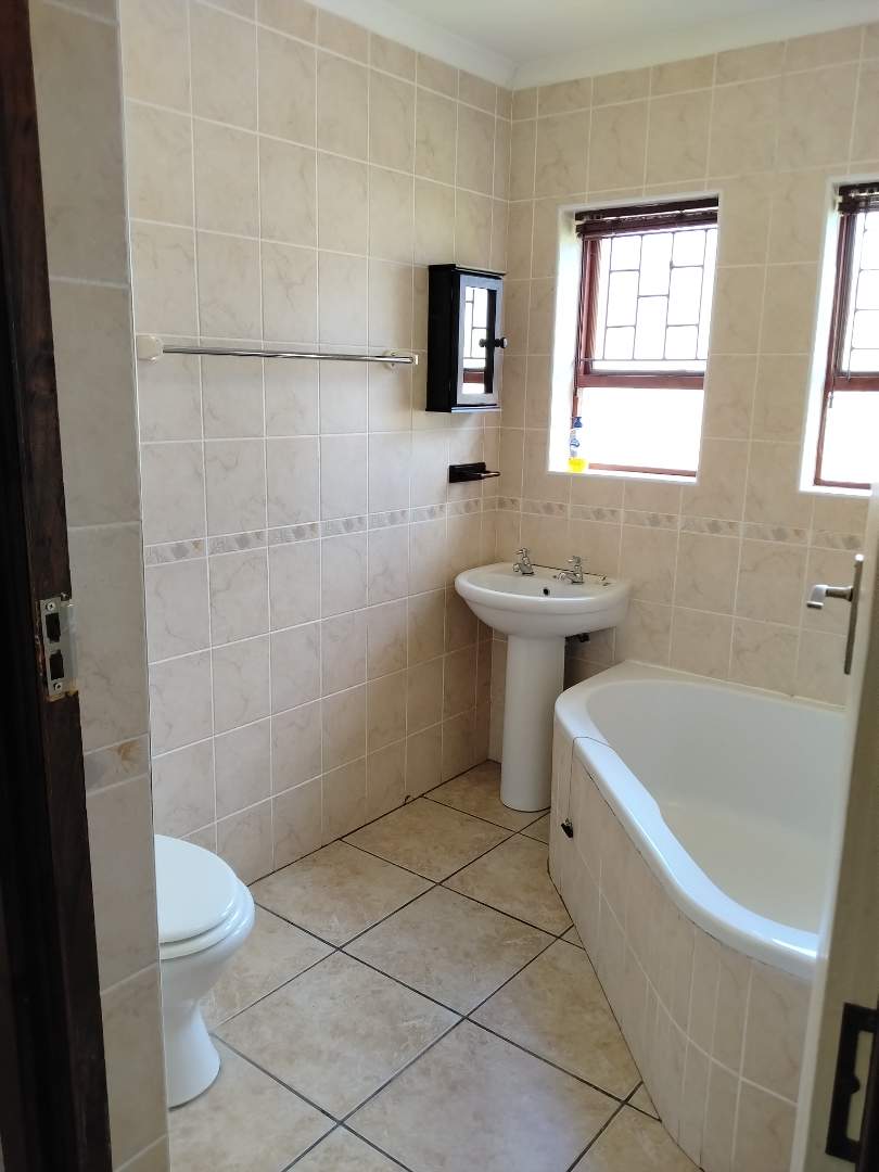3 Bedroom Property for Sale in Heiderand Western Cape